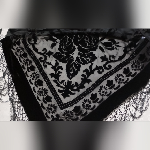 Black Floral Shawl with Fringe - Picture 8 of 9